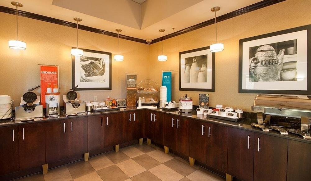 Hampton And Houston-katy Hotel 3*